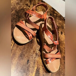Skechers | Cali from Skechers Luxe Foam. Size: 7.5.